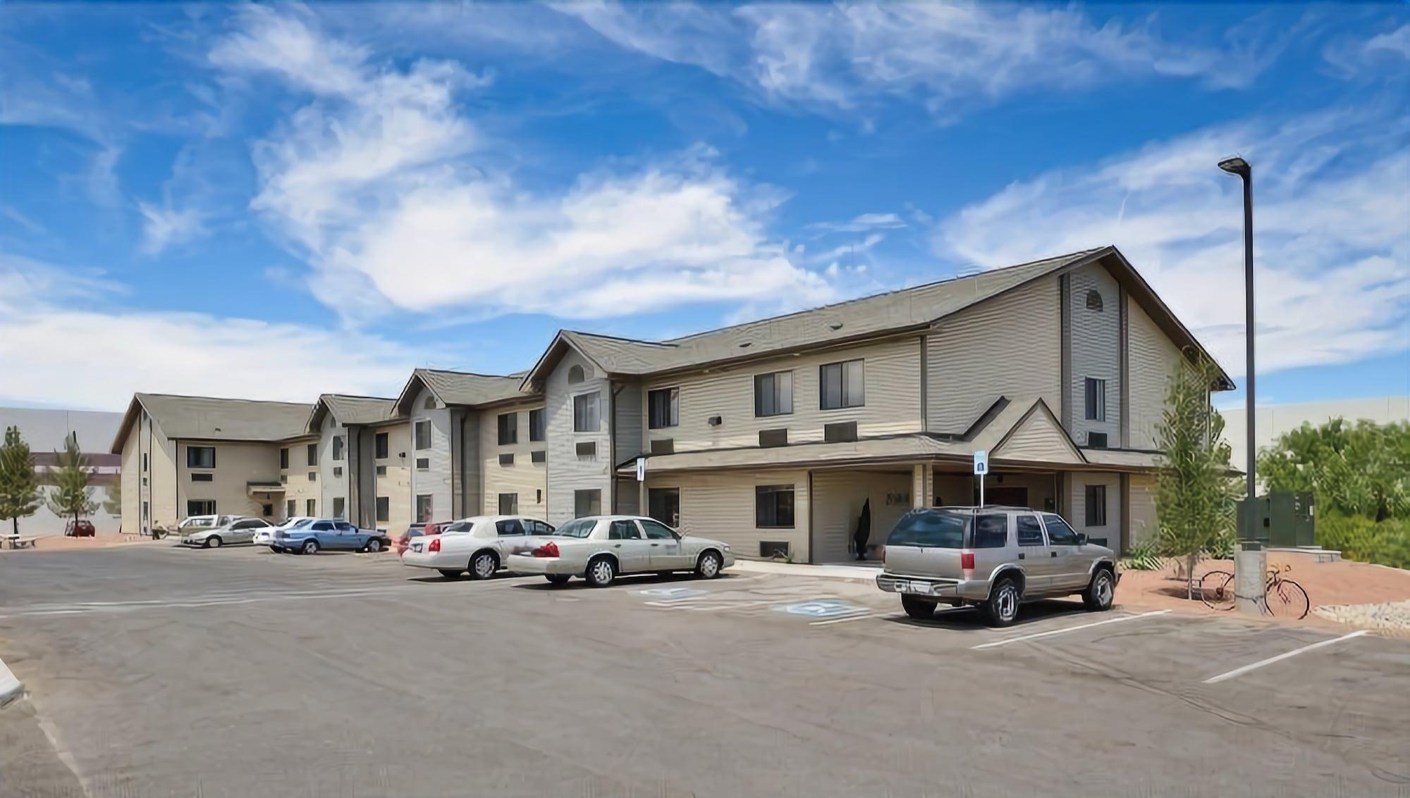 Travelodge By Wyndham Santa Teresa Экстерьер фото