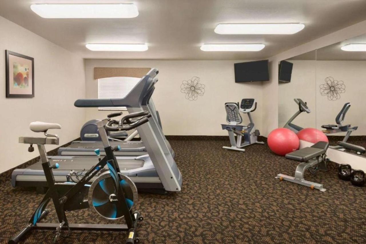 Travelodge By Wyndham Santa Teresa Экстерьер фото
